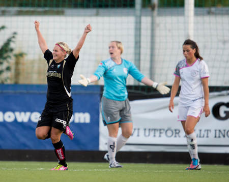 Sara Linden, Göteborg, gör 2-0, jubel, depp Thora