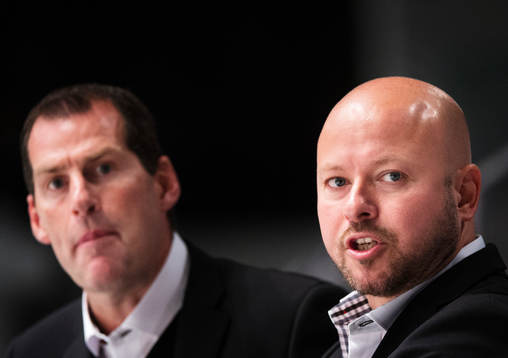 Janne Larsson, assisterande tränare, och Tommy Jonsson,