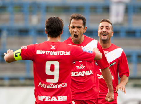 Bläddra bland fler bilder av Fotboll, Superettan, TFF - Assyriska