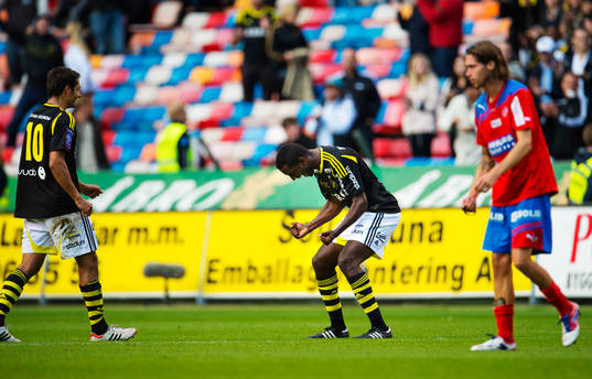 Celso Borges, AIK, och Henok Goitom jublar