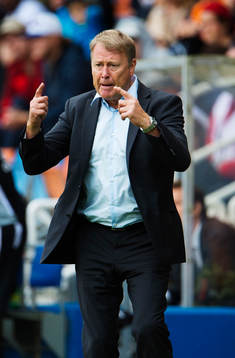 Åge Hareide, tränare, Helsingborg, gestikulerar