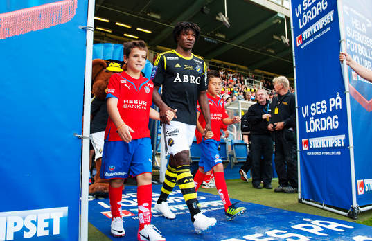 Mohamed Bangura, AIK, gör entré