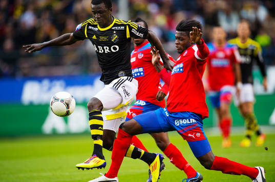 Kwame Karikari, AIK, och Joseph Baffo, Helsingborg