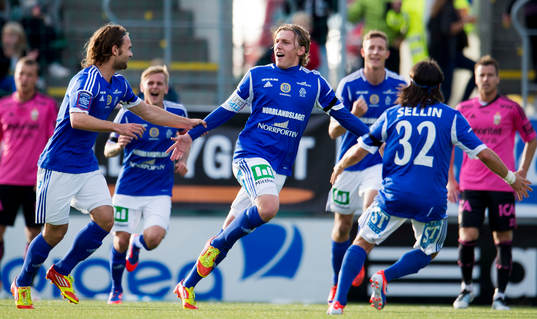 Simon Helg, Ari Freyr Skúlason, Emil Forsberg, Johan