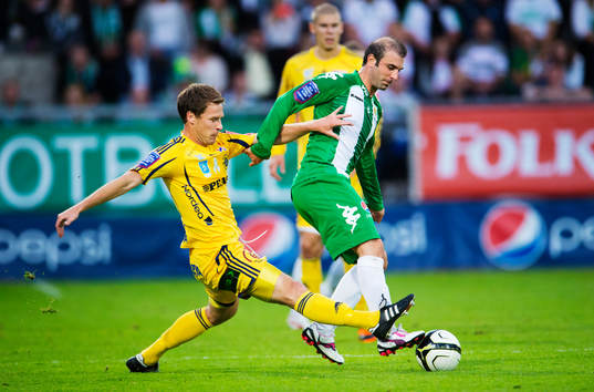 Jonas Nilsson, Ängelholm, utmanar Kennedy Bakircioglu,