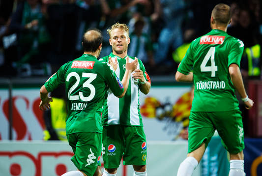 Kennedy Bakircioglu, Hammarby, gratulerar Erik Sundin till