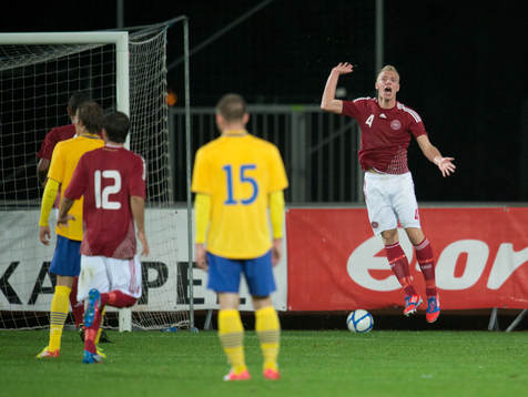 Mads Nielsen, Danmark, gör 1-2, jubel