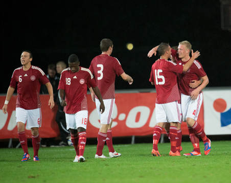 Mads Nielsen, Danmark, gör 1-2, jubel