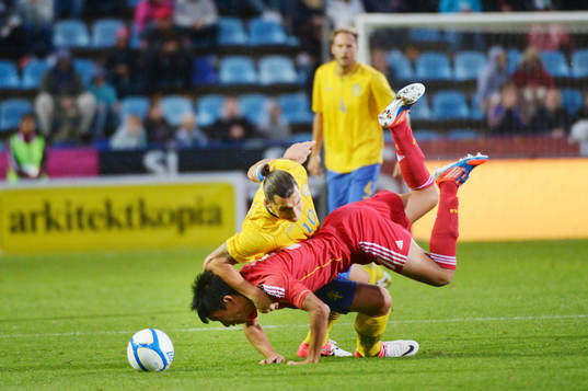 Zlatan Ibrahimovic, Sverige faller med Hanchao Yu, Kina