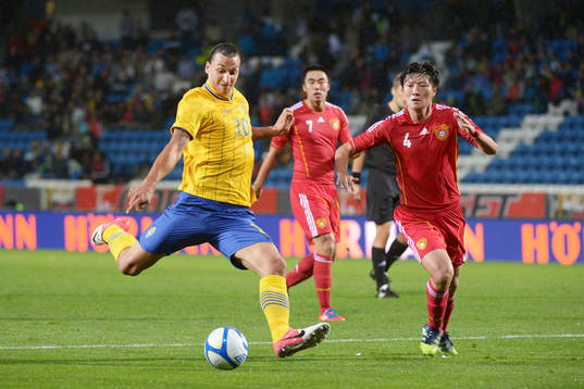 Zlatan Ibrahimovic, och Peng Zhao, Kina