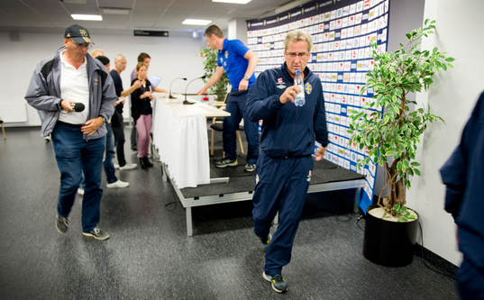 Fotboll, presskonferens