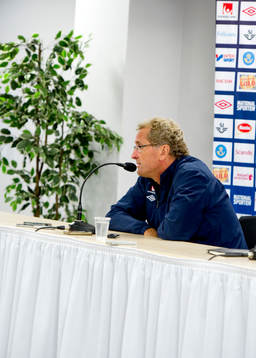 Fotboll, presskonferens