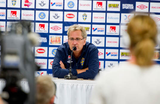 Fotboll, presskonferens