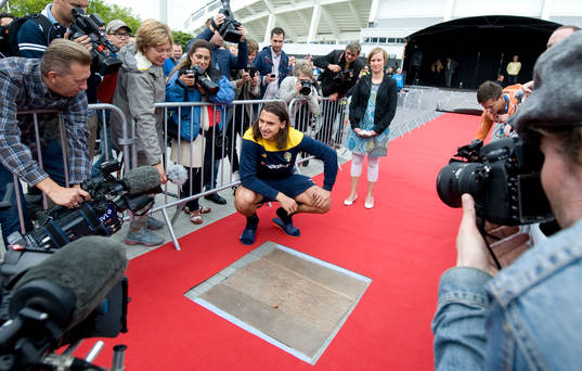 Zlatan Ibrahimovic, platta med Zlatans namn avtäcktes