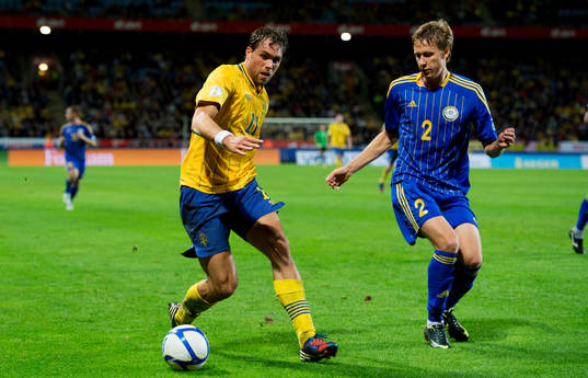 Johan Elmander, Sverige, Alexander Kirov, Kazakstan