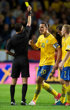 Zlatan Ibrahimovic, Sverige får en varning