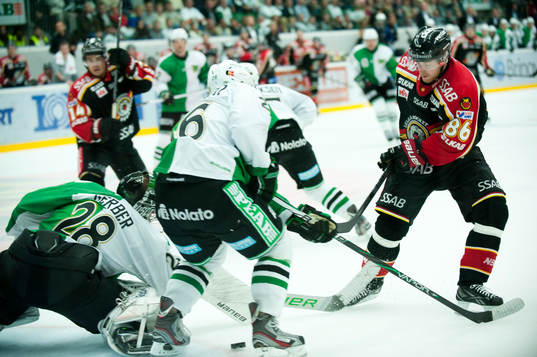 Linus Klasen, Luleå, framför, Martin Greber, målvakt,
