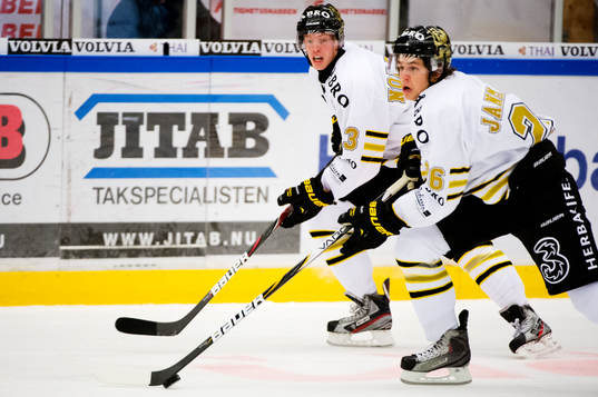 Jonathan Andersson, back och Mattias Janmark-Nylén, AIK