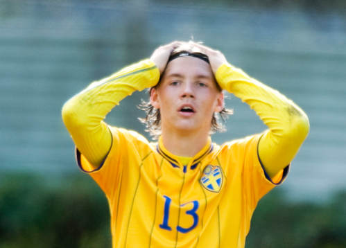 En jättebom ensam med målvakten,Karl Bohm, Sverige (IFK