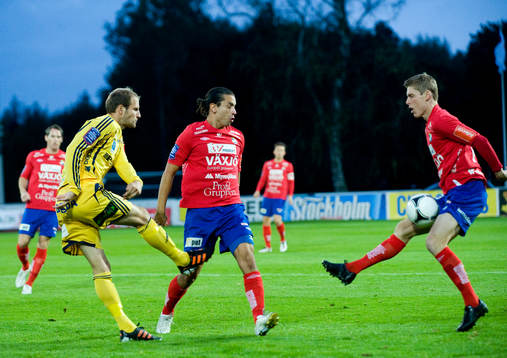 Mikael Dahlgren, Ängelholm skjuter mot Marcus Bergholtz,