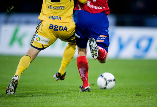 Fot, boll, fotboll, fotbollsskor, gräs, fotbollsstrumpor,