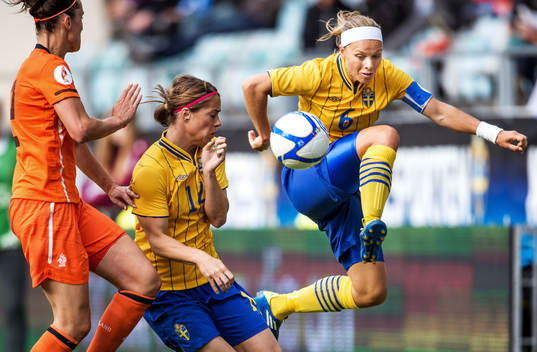 Sara Thunebro, Sverige