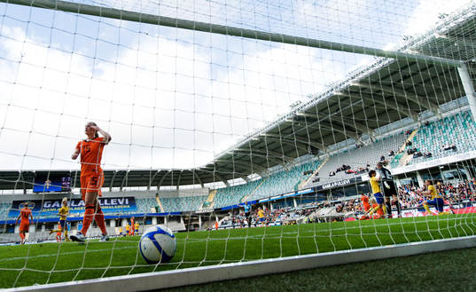 Kosovare Asllani, Sverige, gör 2-1