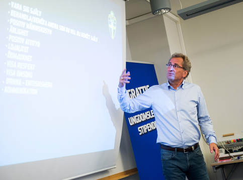 Woody ungdomsstipendiat utbildning, Erik Hamrén