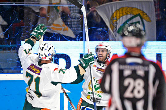 Christian Berglund och Jack Connolly, Färjestad, jubel