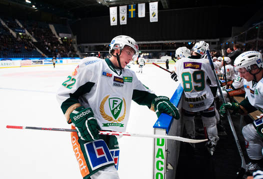 Per Åslund, Färjestad, åker in till båset och byter