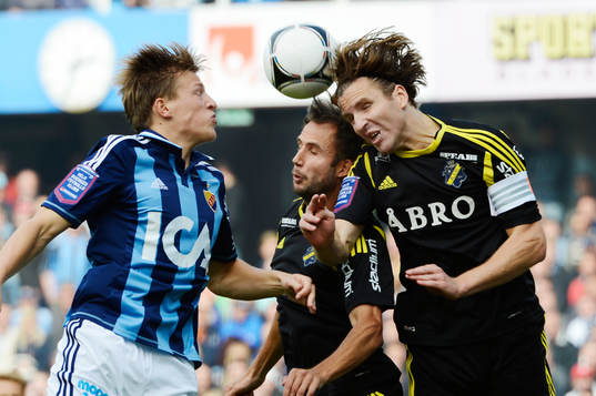 Helgi Danielsson och Nils-Eric Johansson, AIK i nickduell