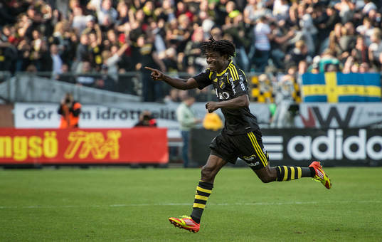 Mohamed Bangura, AIK jublar över 0-2 målet
