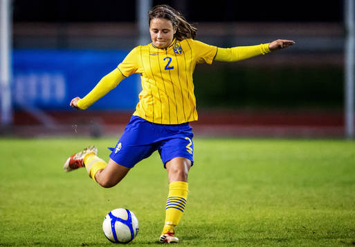 Alice Nilsson, Sverige, laddar för skott