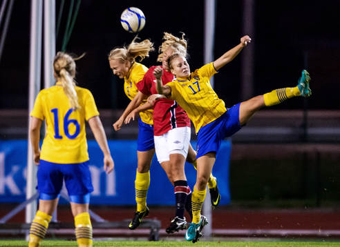 Fanny Andersson, Sverige, i luftduell