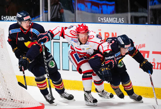 Robert Carlsson, Södertälje, kämpar mot Elias Granath