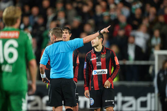Pablo Pinones, Brommapojkarna blir utvisad