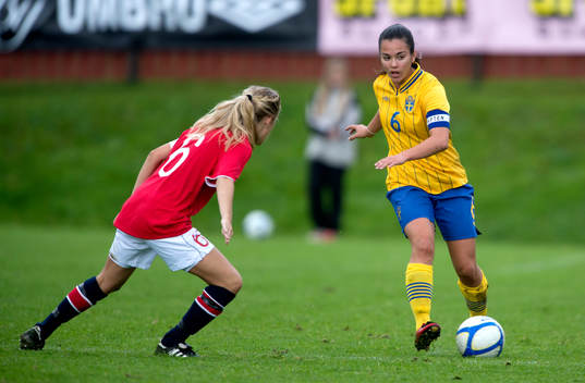 Michelle De Jongh, Sverige och Cecile H Dekkerhus, Norge