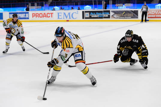 Brynäs Christian Djoos (#3), Ryan Gunderson (#13), AIK