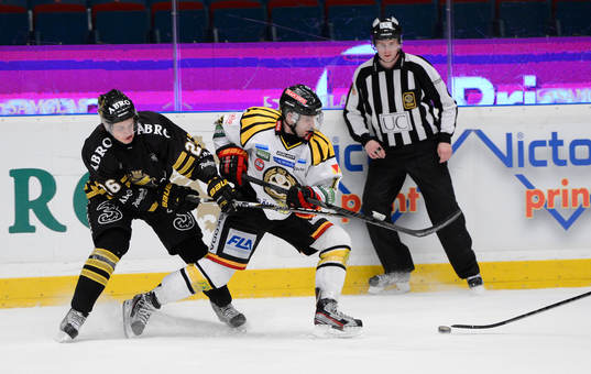 Brynäs Ryan Gunderson (höger), AIK Mattias Janmark-Nylen.