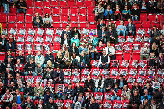 Många tomma platser i Scandinavium även denna match