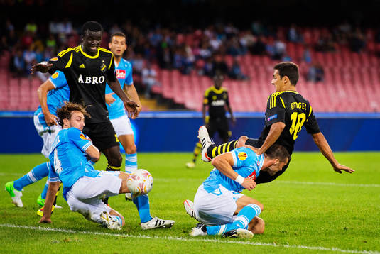 Celso Borges, AIK, oroar i Napolis försvar