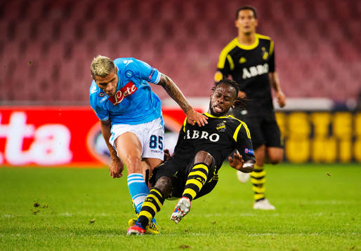Valon Behrami, Napoli, stoppar Martin Kayongo Mutumba, AIK