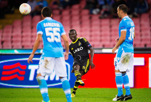 Lalawele Atakora, AIK, slår ett inlägg