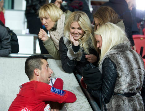 Blondinernas favorit Denis Velic, Öster