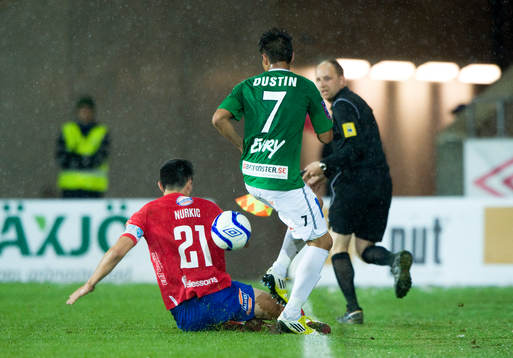 Balansakt på sidlinjen, Dustin Corea, Jönköping och