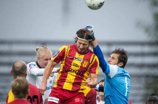 Haris Skenderovic och Dejan Garaca, målvakt Syrianska