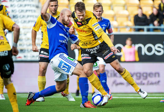 Viktor Claesson, Elfsborg, stoppas av Stefan Ålander, GIF