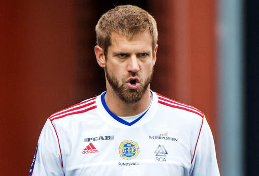 Oscar Berglund, målvakt, GIF Sundsvall, ser sammanbiten ut