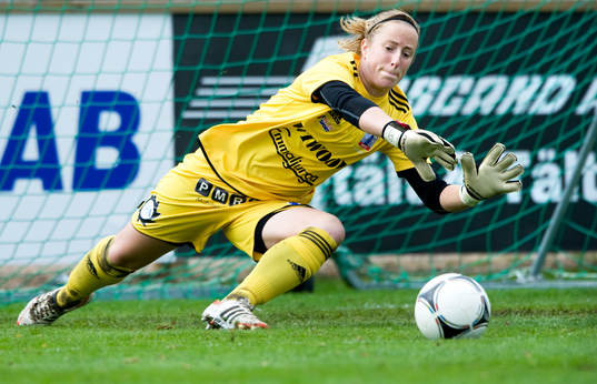 Loes Geurts, målvakt, Vittsjö, räddning
