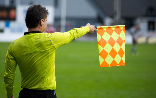 offside, linjedomare, domare, flagga